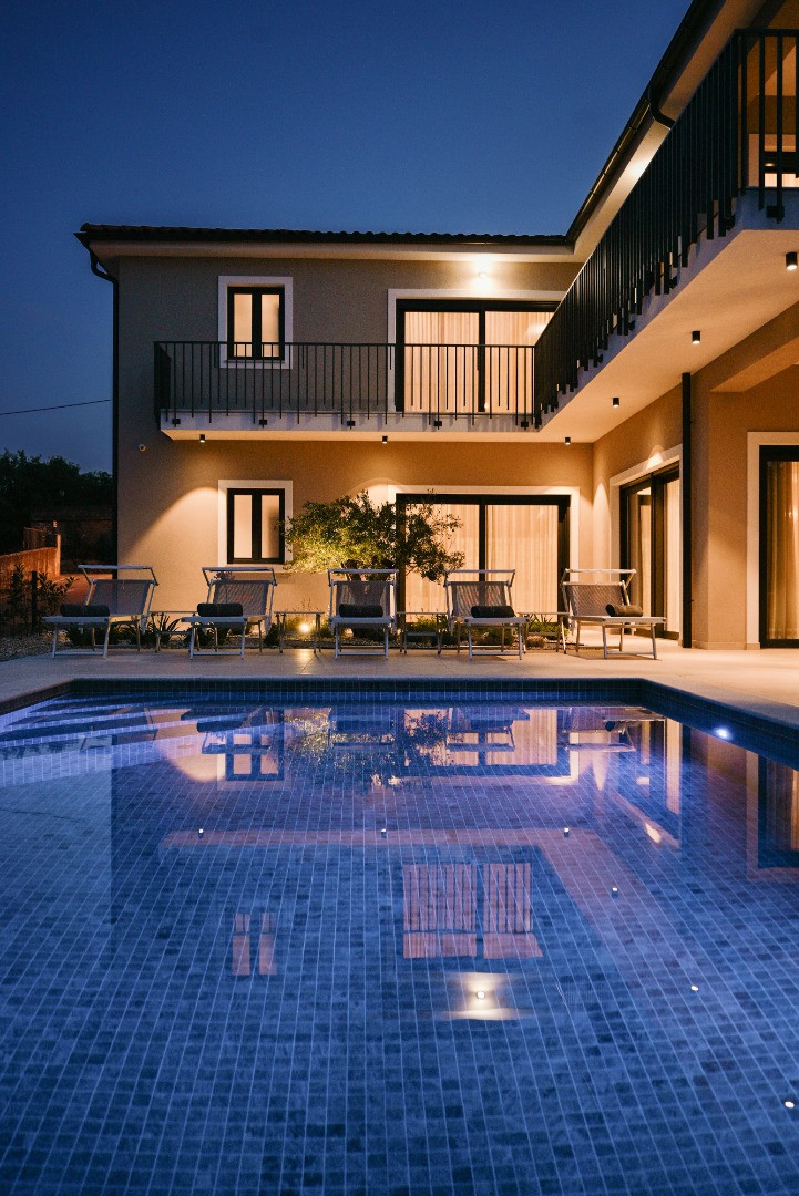 Luksuz i komfor na Krku - za va&scaron; istinski odmor, NTS Villas and Apartments Malinska